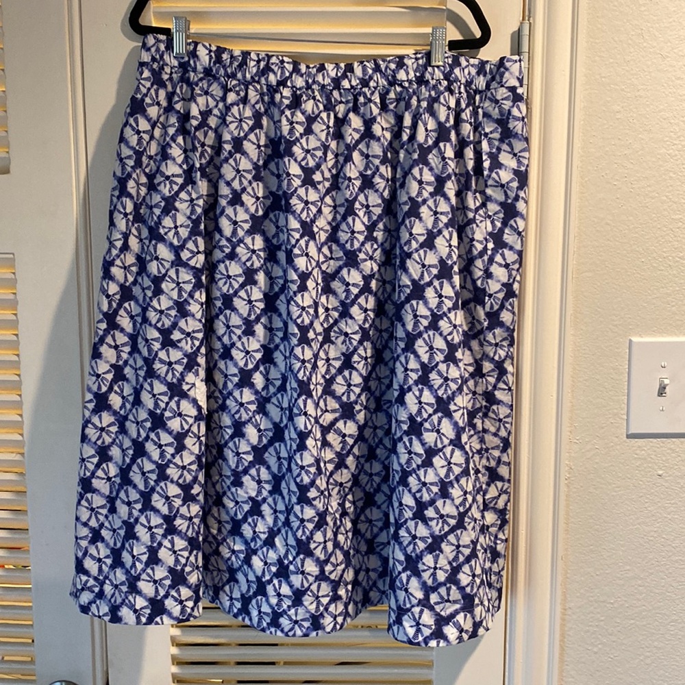 Talbots great spring skirt with pockets.Elastic waist. NWT